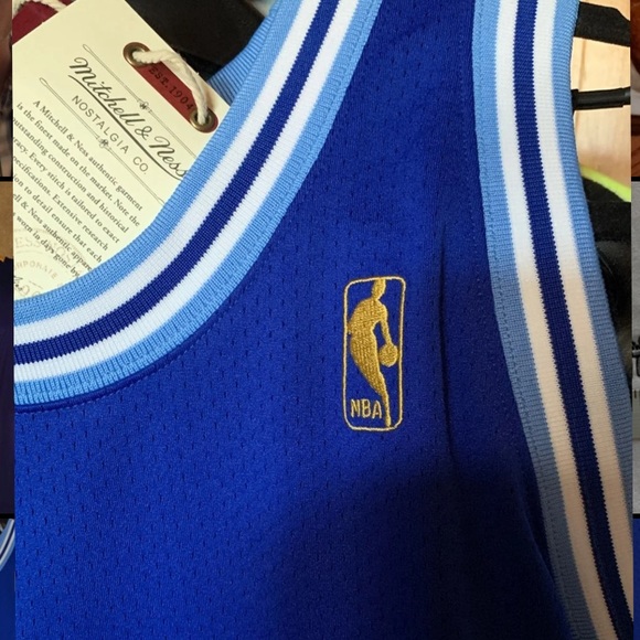 Kobe Bryant jersey - Picture 2 of 5